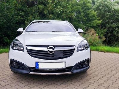 Gebraucht Opel Insignia Country Tourer OPC 250 PS (183 kW) 2017 Weiß Kombi