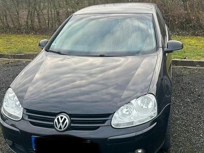 Schwarz Gebraucht 2006 VW Golf V Limousine | 2.500 € (Fairer Preis)