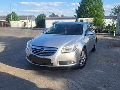 Usado Opel Insignia Design Edition 136 HP (100 kW) 2011 Cinzento Carrinha