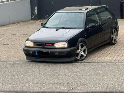 Second-hand VW Golf III 174 CP (127 kW) 1992 Negru Hatchback