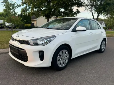 Gebraucht Kia Rio 84 PS (61 kW) 2010 Weiß Kleinwagen