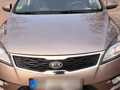 Gebraucht Kia Ceed 109 PS (80 kW) 2010 Braun Kleinwagen
