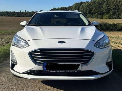 Gebraucht Ford Focus Cool & Connect 125 PS (91 kW) 2019 Weiß Kombi