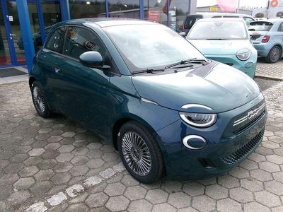 Neu Fiat 500 65 PS (47 kW) 2025 Grün Kleinwagen