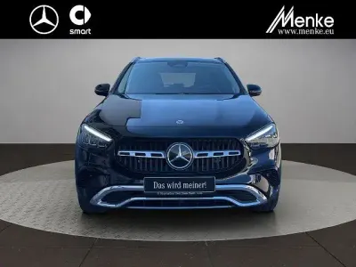 Gebraucht Mercedes GLA180 136 PS (100 kW) 2025 Schwarz SUV