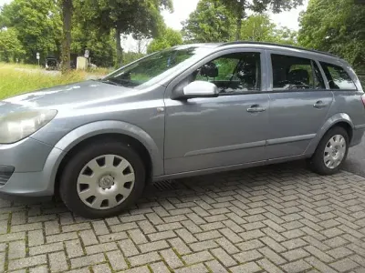 Gebraucht Opel Astra Edition 105 PS (77 kW) 2005 Silber Kombi
