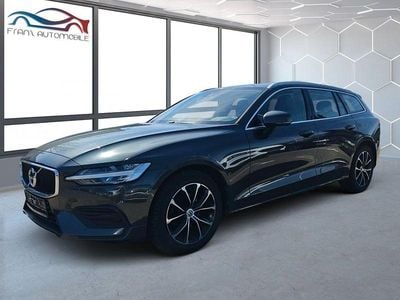 Gebraucht Volvo V60 Momentum 150 PS (110 kW) 2019 Grau Kombi