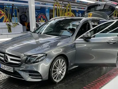 Gebraucht Mercedes E350 AMG 258 PS (189 kW) 2018 Grau Limousine