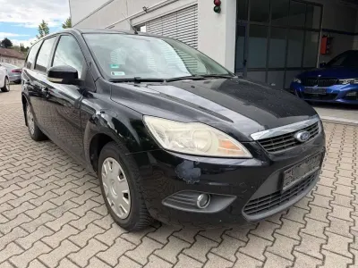 Gebraucht Ford Focus Style 116 PS (85 kW) 2009 Pantherschwarz metallic Kombi