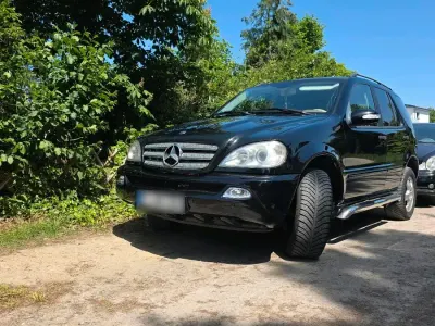 Gebraucht Mercedes ML270 163 PS (119 kW) 2004 Schwarz SUV