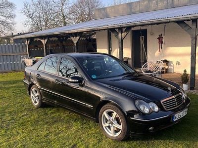 Gebraucht Mercedes C180 Avantgarde 143 PS (105 kW) 2003 Schwarz Limousine