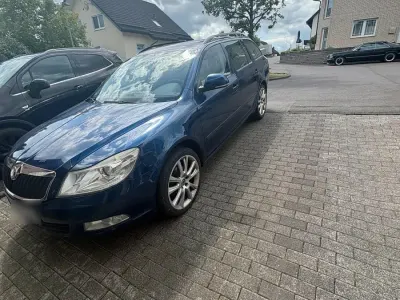 Gebraucht Skoda Octavia 140 PS (102 kW) 2009 Blau Kombi