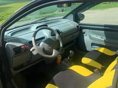 Używany Renault Twingo 75 KM (55 kW) 2004 Czarny Hatchback
