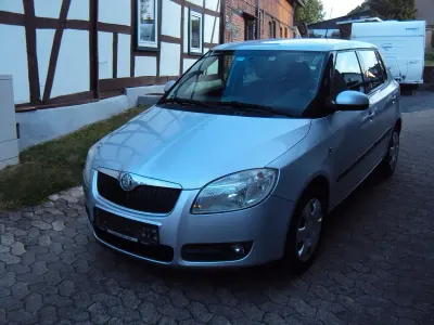 Gebraucht Skoda Fabia 60 PS (44 kW) 2008 Silber Limousine