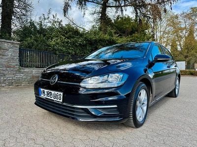 Gebraucht VW Golf VII Comfortline 110 PS (80 kW) 2018 Schwarz Limousine