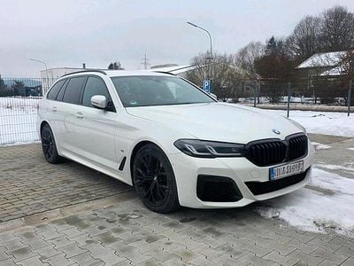 Weiß Gebraucht 2021 BMW 520 M Sport Kombi | 28.900 €