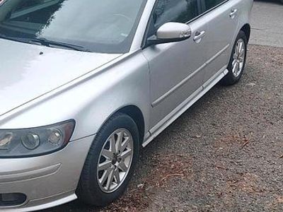 Second-hand Volvo V50 Momentum 140 CP (102 kW) 2006 Argintiu Break
