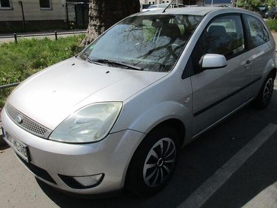 Second-hand Ford Fiesta 75 CP (55 kW) 2005 Gri Hatchback