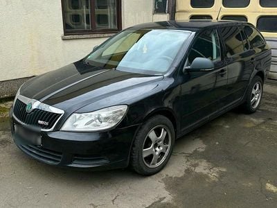 Gebraucht Skoda Octavia 105 PS (77 kW) 2012 Schwarz Limousine