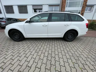 Gebraucht Skoda Octavia Ambition 150 PS (110 kW) 2016 Weiß Kombi