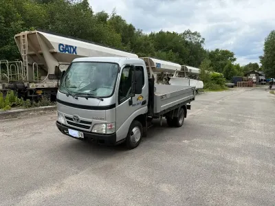 Gebraucht Toyota Dyna 2013 Silber Pickup