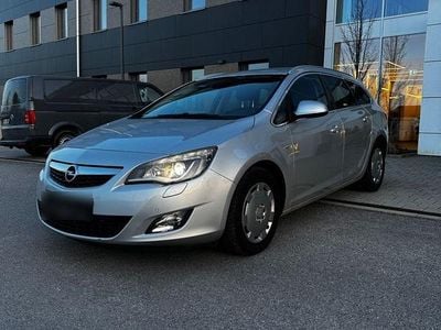 Gebraucht Opel Astra 165 PS (121 kW) 2012 Silber Kombi