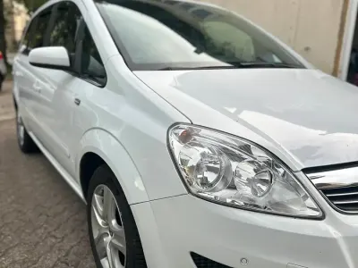 Gebraucht Opel Zafira 150 PS (110 kW) 2008 Weiß Van / Kleinbus