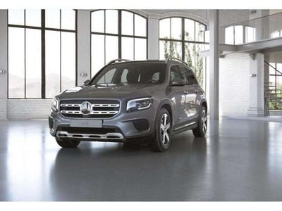 Mercedes GLB220
