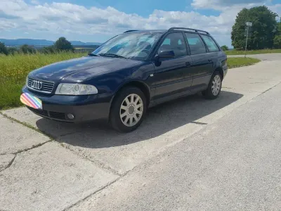 Gebraucht Audi A4 101 PS (74 kW) 2000 Blau Kombi