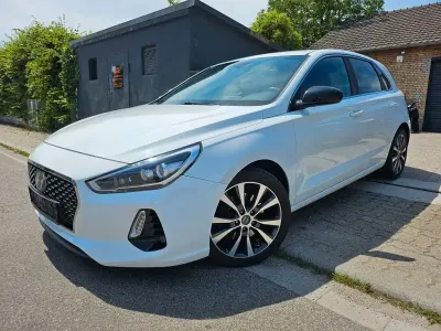Gebraucht Hyundai i30 Style 140 PS (102 kW) 2017 Weiß Limousine