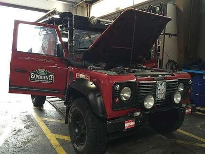 Gebraucht Land Rover Defender 122 PS (89 kW) 1999 Rot metallic SUV
