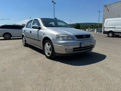 Gebraucht Opel Astra 101 PS (74 kW) 1998 Silber Limousine