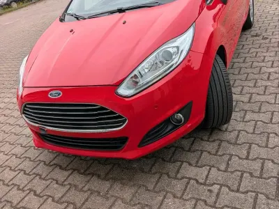 Gebraucht Ford Fiesta 125 PS (91 kW) 2014 Rot Kleinwagen