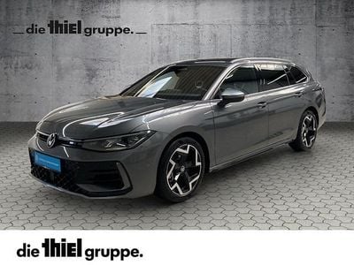 Second-hand VW Passat R-line 265 CP (194 kW) 2025 Gri Break