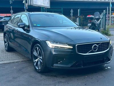 Gebraucht Volvo V60 R-Design 303 PS (222 kW) 2019 Grau Kombi