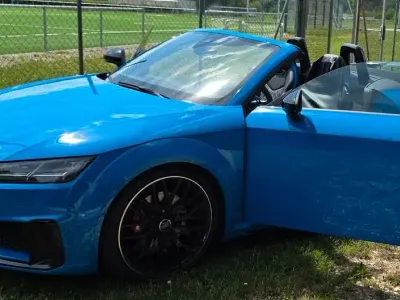 Gebraucht Audi TT Roadster Design 320 PS (235 kW) 2023 Blau Cabrio