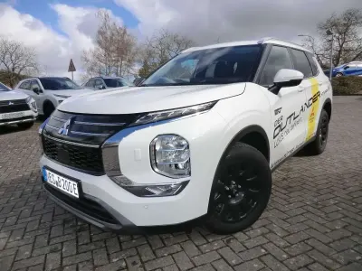 Gebraucht Mitsubishi Outlander P-HEV Edition 306 PS (225 kW) 2025 Andenweiß SUV