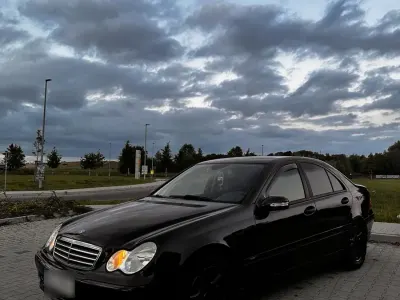 Gebraucht Mercedes C180 143 PS (105 kW) 2004 Schwarz Limousine