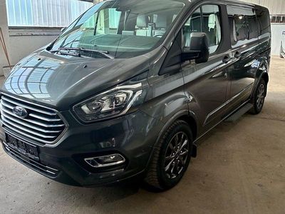 Usata Ford Tourneo Titanium 131 CV (96 kW) 2021 Grigio Monovolume
