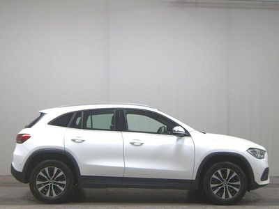 Gebraucht Mercedes GLA200 Style 150 PS (110 kW) 2022 Weiss SUV