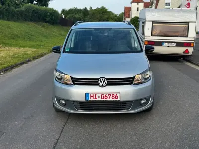 Gebraucht VW Touran Match 150 PS (110 kW) 2012 Silber Van / Kleinbus