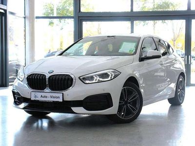 Weiß Gebraucht 2022 BMW 118 Sport Line Kleinwagen | 24.290 € (Guter Preis)