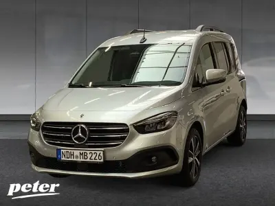 Używany Mercedes T180 Edition 116 KM (85 kW) 2025 Srebrny Minivan