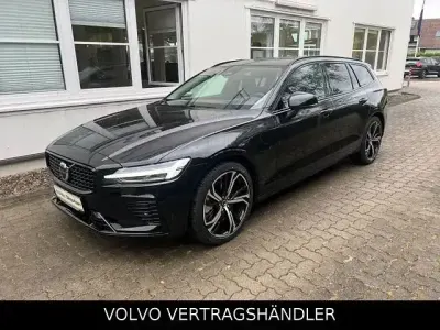 Gebraucht Volvo V60 Plus 253 PS (186 kW) 2025 Schwarz Kombi
