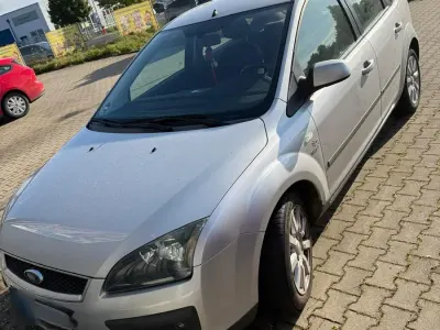 Gebraucht Ford Focus 104 PS (76 kW) 2005 Silber Kombi