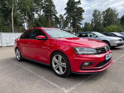 Gebraucht VW Jetta 211 PS (155 kW) 2016 Rot Limousine