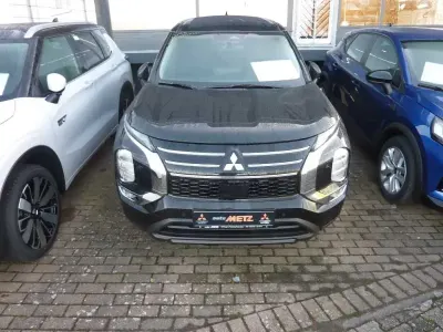 Neu Mitsubishi Outlander P-HEV Plus 306 PS (225 kW) 2026 Schwarz SUV