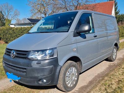 Gebraucht VW Transporter 102 PS (75 kW) 2015 Grau Van