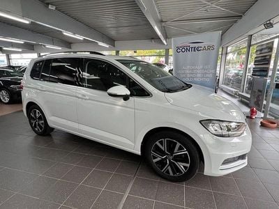 Pure white Gebraucht 2021 VW Touran Highline Van / Kleinbus | 27.999 € (Guter Preis)