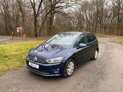 Blau Gebraucht 2015 VW Golf Sportsvan LOUNGE Van / Kleinbus | 13.699 € (Fairer Preis)